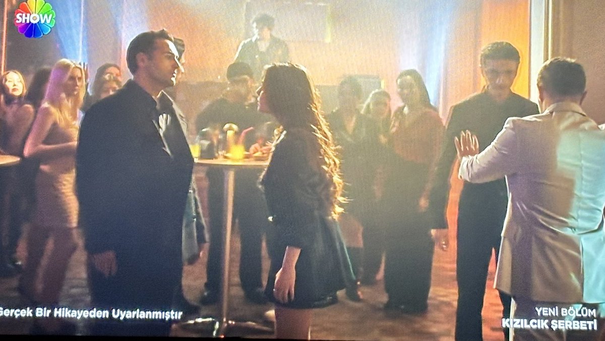 Nooldu anneci mermer diş? Zoruna mı gitti ? Haydi şimdi annene git naşineyşın fıs #kizilcikşerbeti