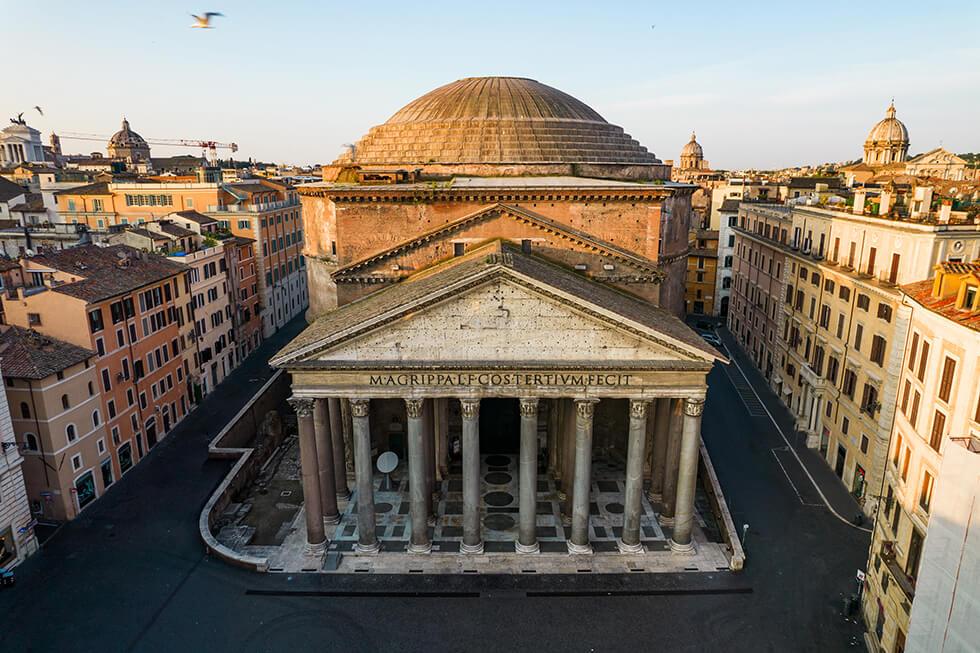 ZaccagniniAdri's tweet image. #solinvictus #21dicembre #Pantheon Il tempio costruito dall'imperatorecesoterista Adriano si illumina interiormente il giorno del solstizio d' inverno.
La Luce esteriore ed interiore ritorna a crescere.
#Gnosis #divinefeminine