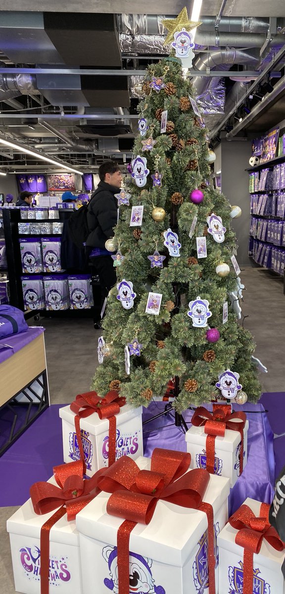 Omucce292218166's tweet photo. #VioletChristmas🎄
#塩谷組 です。
#親分 と #若頭 の貫禄漂うツリーです🎄
#サンフレッチェ広島
#sanfrecce
#塩谷司
#前田直輝 https://t.co/4ysx4vFVfb