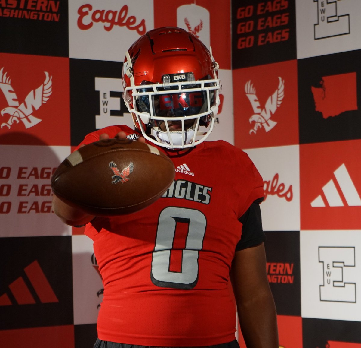 W_McKissick81's tweet image. "D1 DREAMS MEET REALITY"  
Thank you coaches for making me feel so comfortable at my new home.  Can't wait to get there in January!!!
@CoachBestEWU @Coach__York @CoachAnderson_M @EWUFootball
@CoachMitchGW @GWCfootball