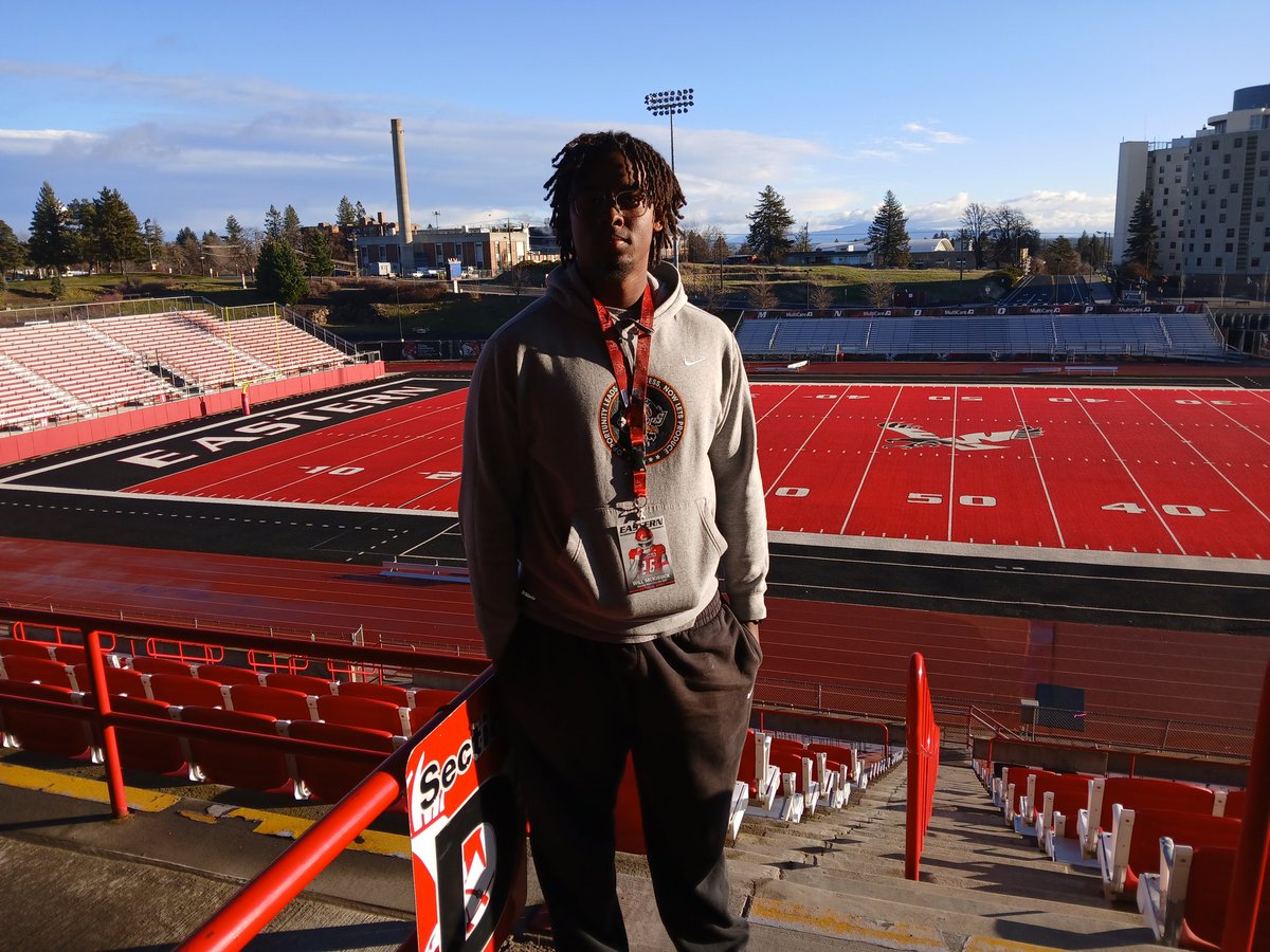 W_McKissick81's tweet image. "D1 DREAMS MEET REALITY"  
Thank you coaches for making me feel so comfortable at my new home.  Can't wait to get there in January!!!
@CoachBestEWU @Coach__York @CoachAnderson_M @EWUFootball
@CoachMitchGW @GWCfootball