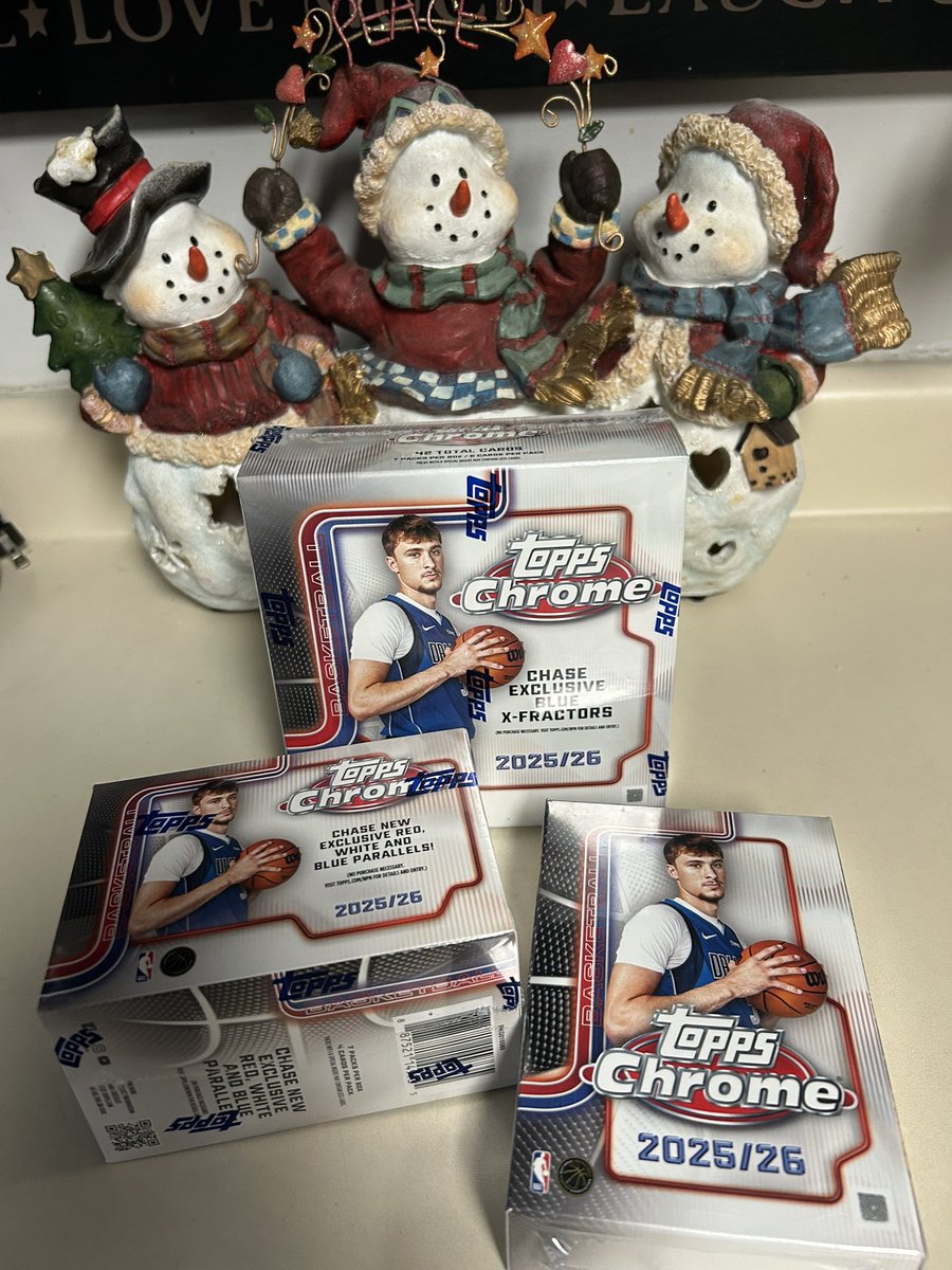 phillycollect's tweet photo. I realize at the price point Topps Chrome is likely a losing proposition. But looking forward to ripping in a bit. Hits to follow. https://t.co/ZVDqJAmlv6