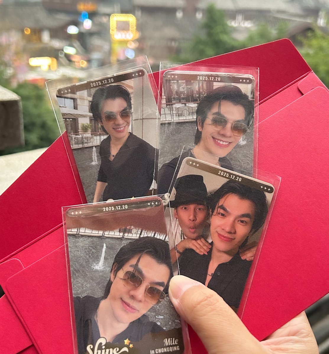 สุดหล่อออออออออ 💚 ละการ์ดคู่น่ารักด้วยยยยย แง่มมมม

 #MilePhakphum <a href="/milephakphum/">mile phakphum</a> 
<a href="/Nnattawin1/">Nnattawin</a> #ApoNattawin  #mileapo