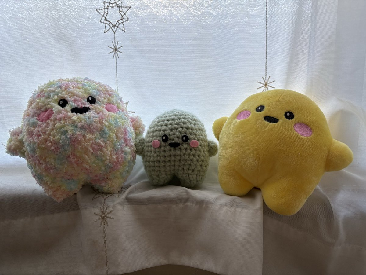 怜惟さん@reirei3413 のサーキュラーちゃんの編み方見ながらがんばり