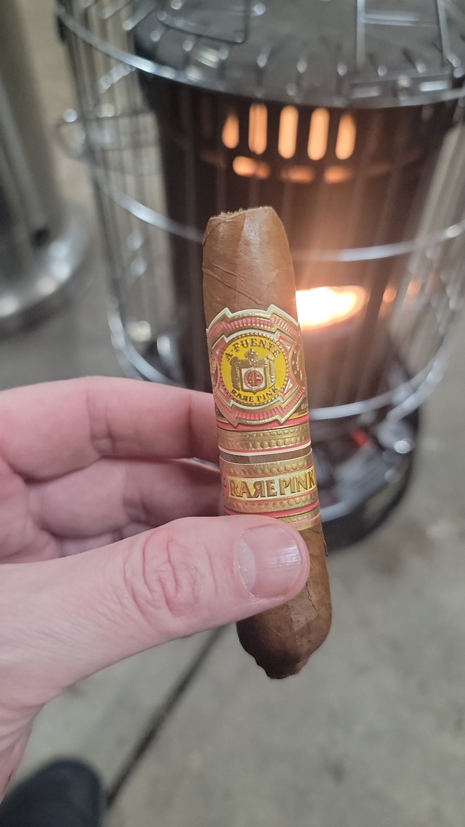 kostrzewa_david's tweet photo. Getting ready to spark up a @AFuenteCigars Rare Pink from the @EGCIGARS Christmas sampler. https://t.co/6MmtxQicHF
