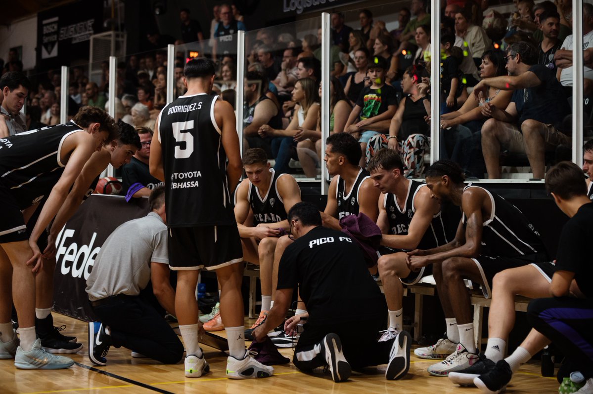 Final del 3⃣ cuarto

#Pico 49-45 El Talar

#DalePico ⚫️⚪️⚫️
#LaLigaArgentina 🏀