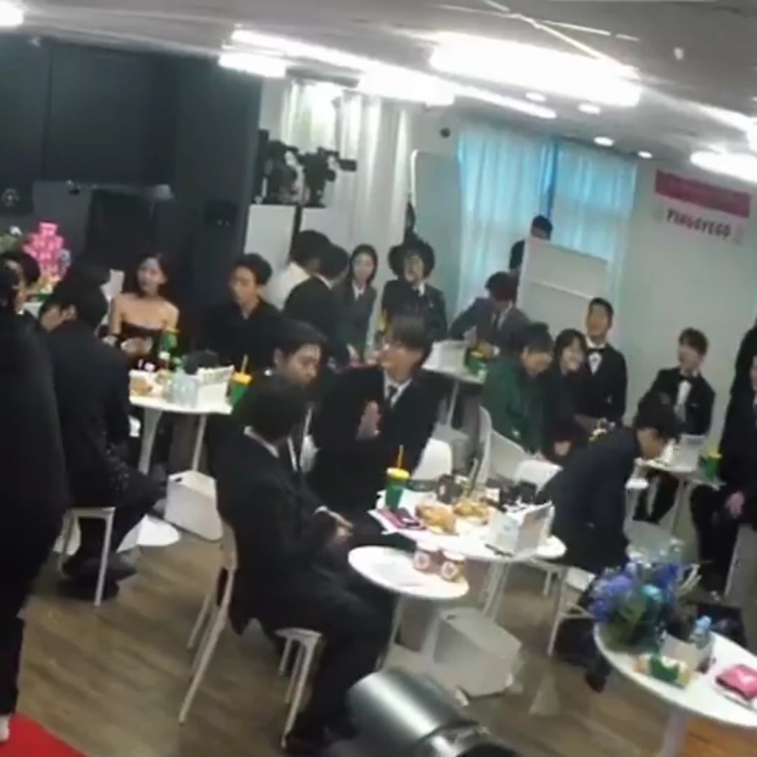 errrrrrkimuino's tweet image. 아