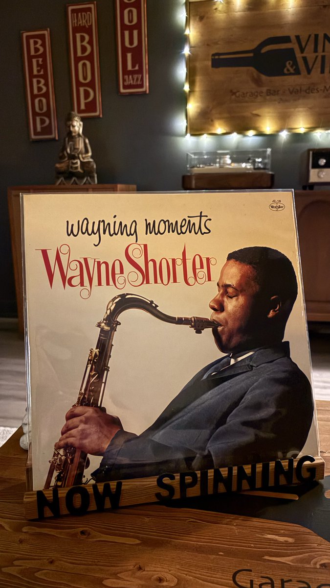 Wayne Shorter - Wayning Moments. Vee Jay Records JC-16. 1975 Japan.