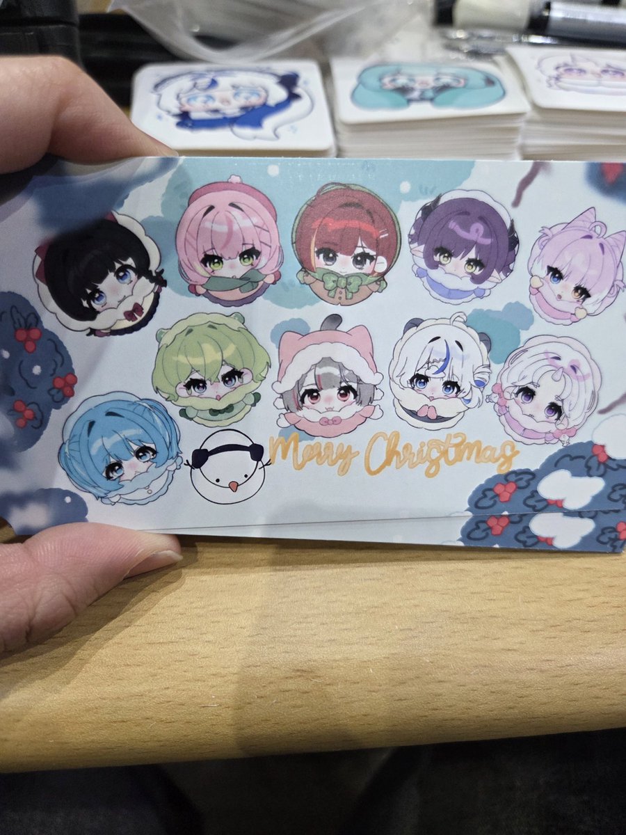 오늘 야나낭 부스에서 일꾼으로 일하게 되었습니다!!
작은 연하장 티켓을 소량 준비했으니 오셔서 말씀해주시면 드릴게요~!!
모두 즐겁고 안전한 행사 되시길 바랍니다!!!