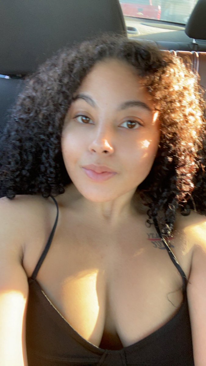 LocaViews's tweet image. my hair can never just chill 😒