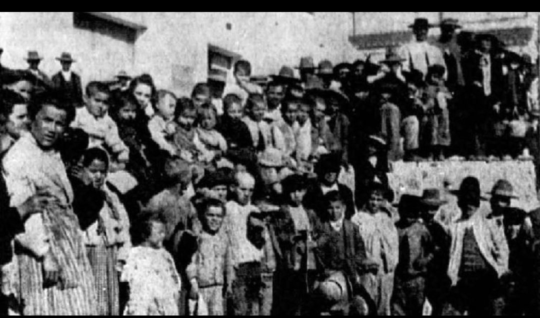 <a href="/inclusiongob/">Ministerio Inclusión Seguridad Social Migraciones</a> <a href="/SEstadoMigr/">Secretaría de Estado de Migraciones</a> <a href="/CCOO/">Comisiones Obreras</a> <a href="/UGT_Comunica/">UGT</a> <a href="/FeeX/">FeeX</a> <a href="/TentOrg/">Tent Partnership for Refugees</a> <a href="/FundacionCepaim/">CONVIVE Fundación Cepaim</a> Solamente estas fotos hablan por si solas ,imágenes desgarradoras para muchas familias que se vieron separadas porquw España nos les brindo en ese momento seguridad,sin embargo Cuba se los brindo,¿no creen que es hora de ser con los decedietes lo mismo,🙏😢