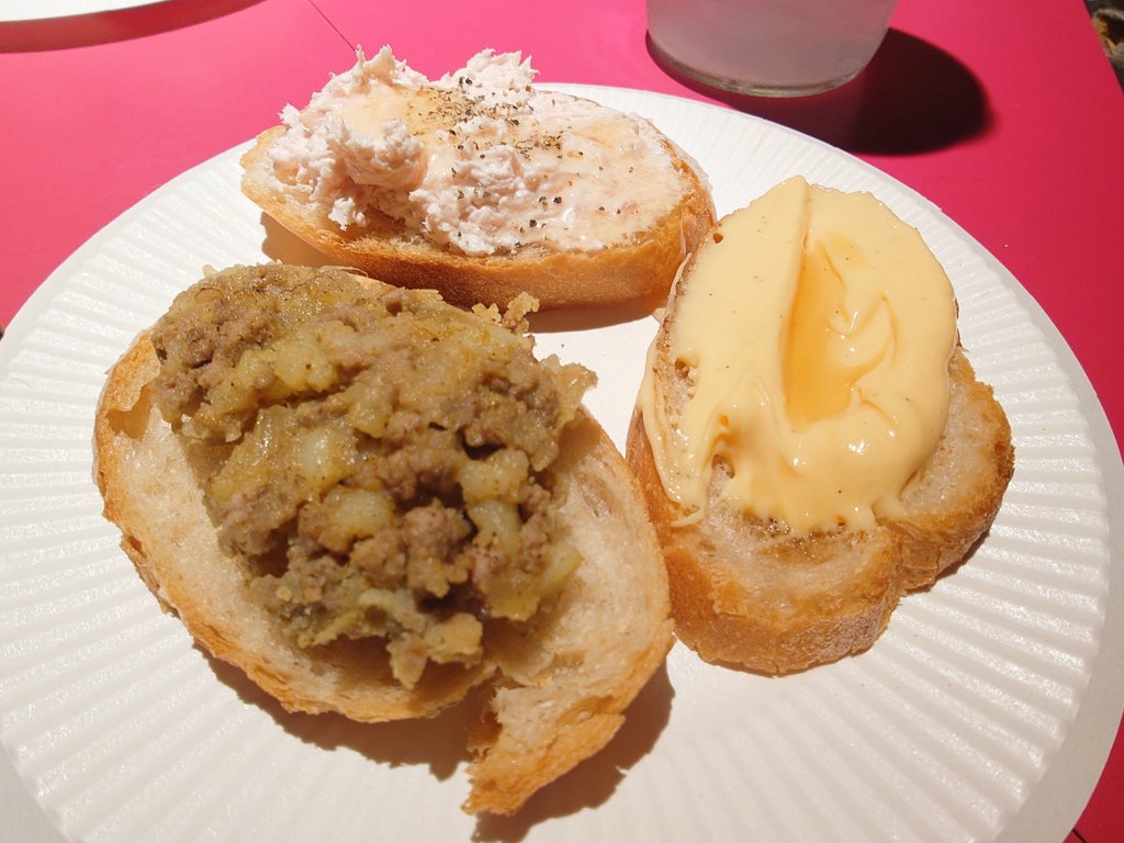 むすび@タイの狂犬病 tweet media