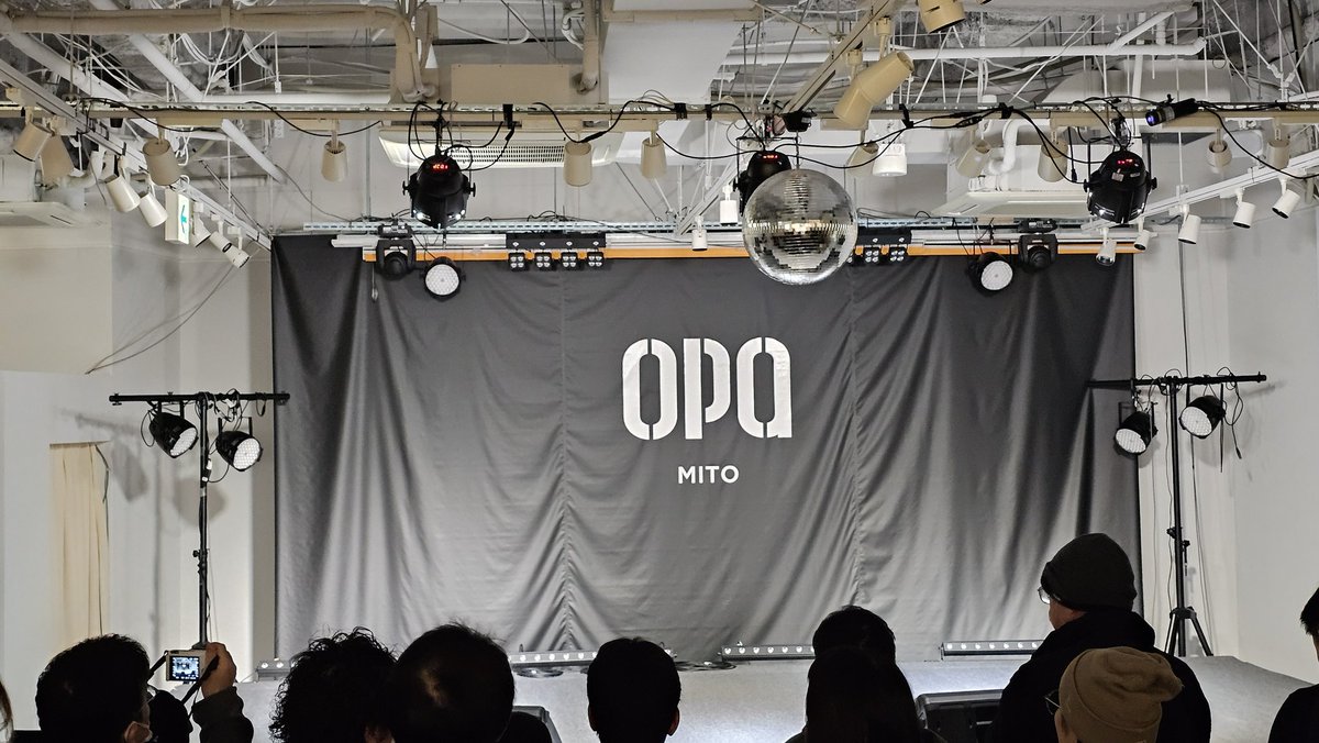 𝑲𝒊𝒓𝒂 𝑯𝒂𝒑𝒊 𝑪𝒉𝒓𝒊𝒔𝒕𝒎𝒂𝒔 𝑷𝒂𝒓𝒕𝒚 】 はじまる