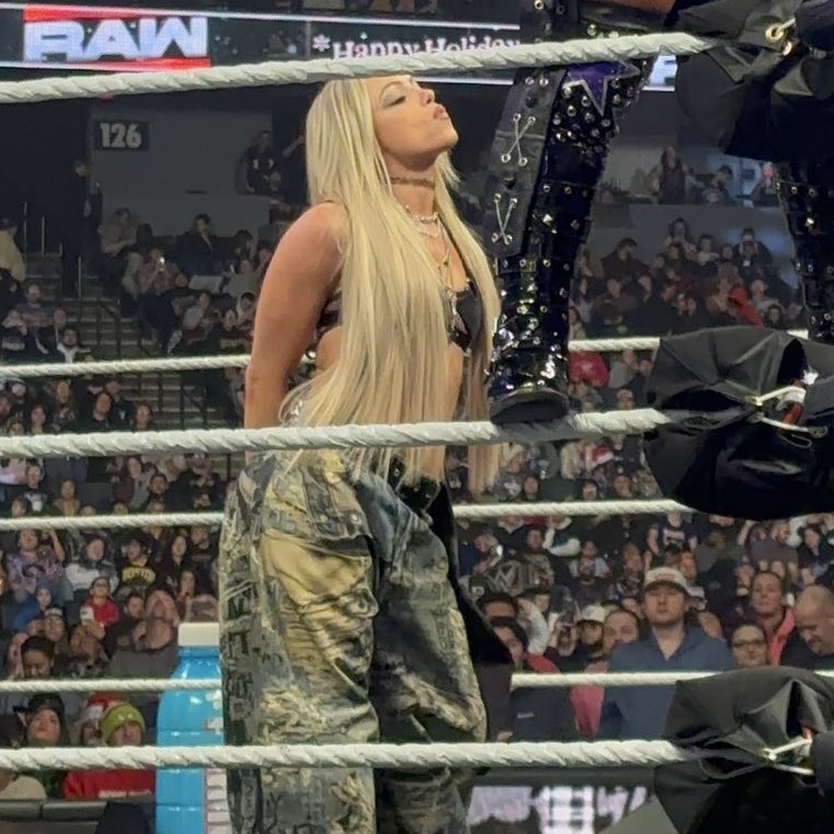 livmorgansitess's tweet photo. I NEED HERRRRR https://t.co/nJxAu1MZz2