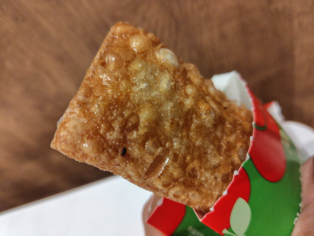 マクドナルド
やっぱBIGMACだね👍️
デザートは
これもアップルパイだね（笑）
#マグドナルド 
#BIGMAC 
#ビッグマック 
#ホットアップルパイ 
#アップルパイ 
#定番