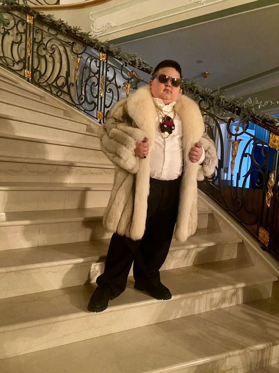 hypercolossus's tweet image. 700k more until 5m stash value