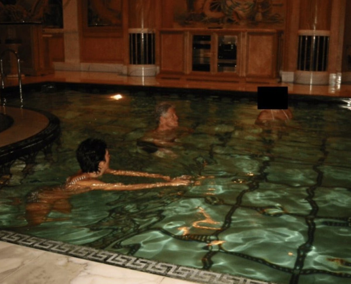 🚨 BREAKING: Democrats are worried Bill Clinton is spotted in the Epstein Files with unknown women, their faces redacted, in a pool and hot tub