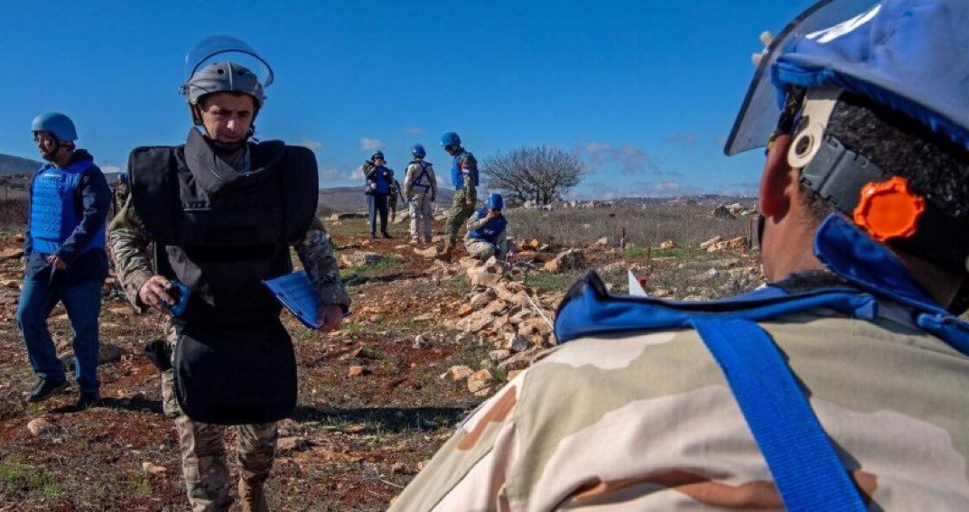 اليونيفيل تسلم الجيش اللبناني حقل ألغام بعد تطهيره قرب الخط الأزرق 