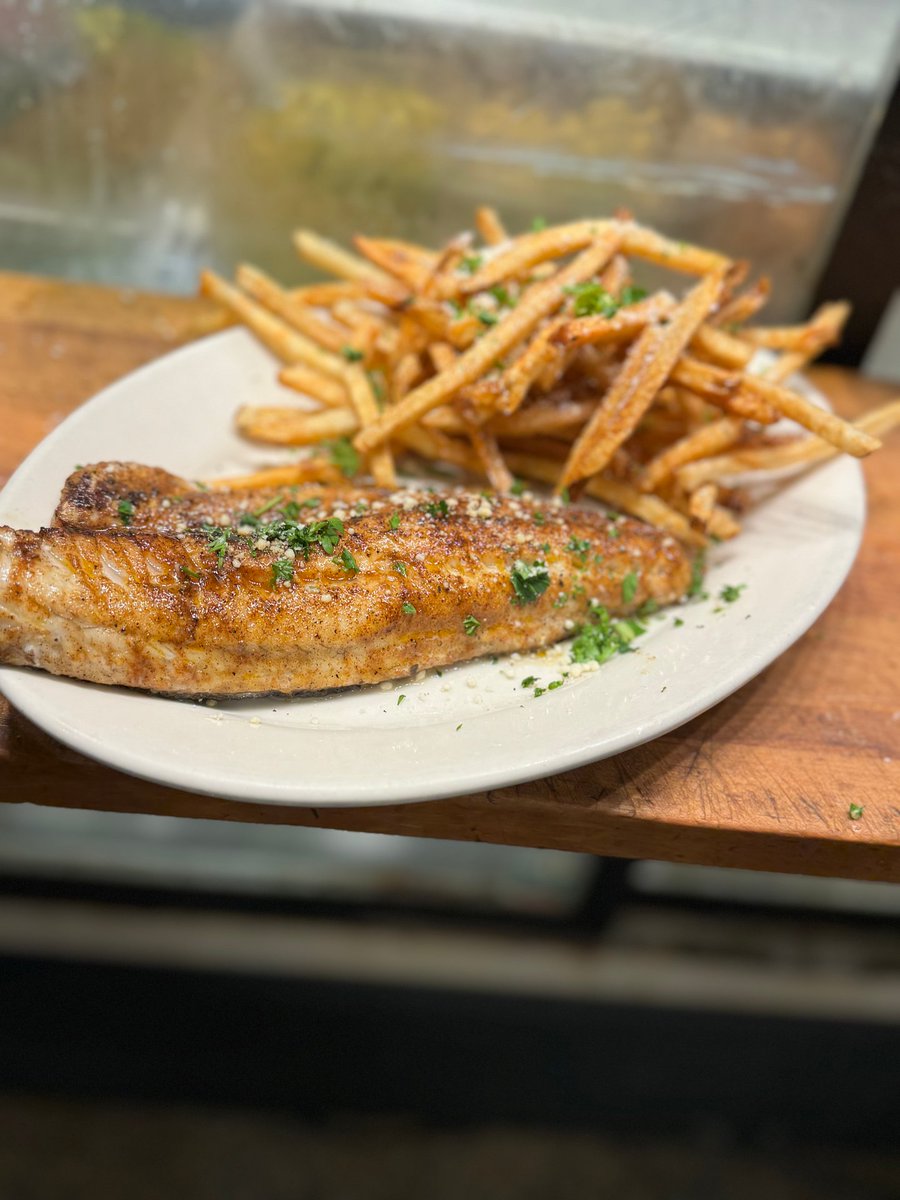 4thBase1's tweet image. Craving for something delicious? Dine-in at 4th Base Restaurant and try our bestselling Walleye Fish Fry. 🐟🍽️ Dive into a huge piece of walleye, fried to perfection and paired with homemade fries or onion rings. #FishLovers #FoodieAdventure #DeliciousBites 🎉