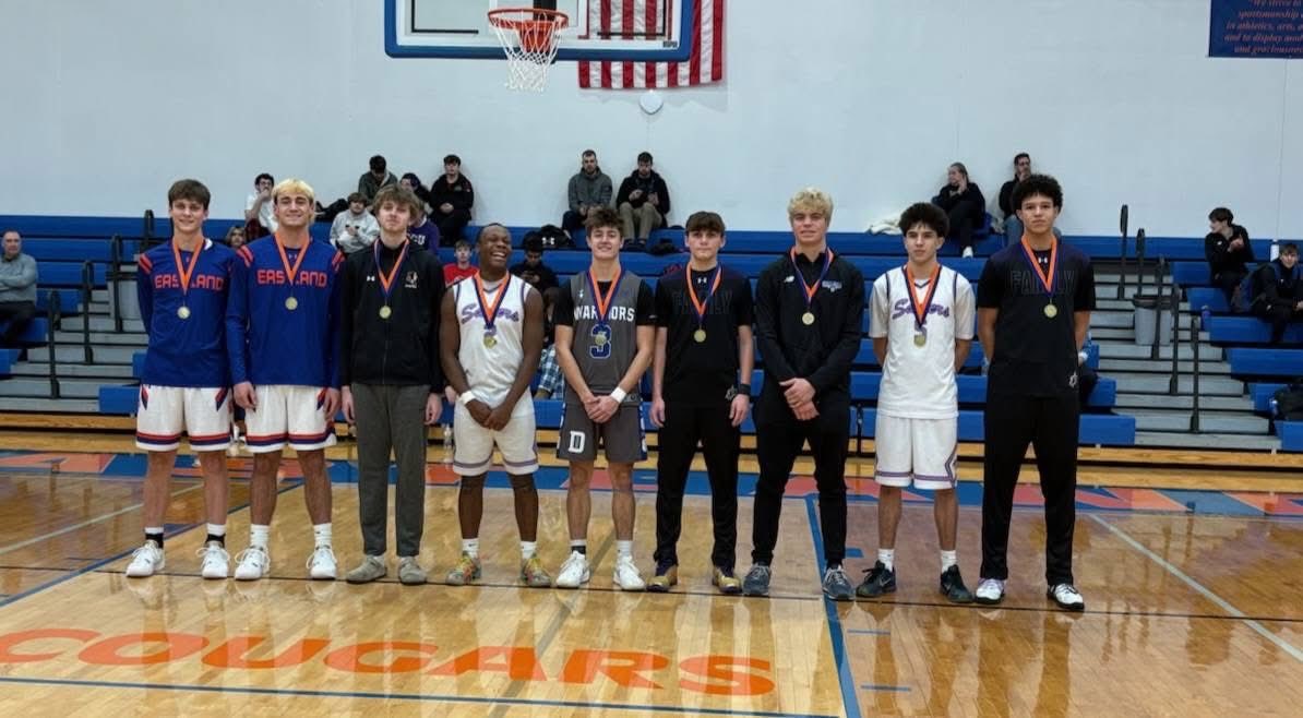 East Dubuque Boys Basketball tweet media