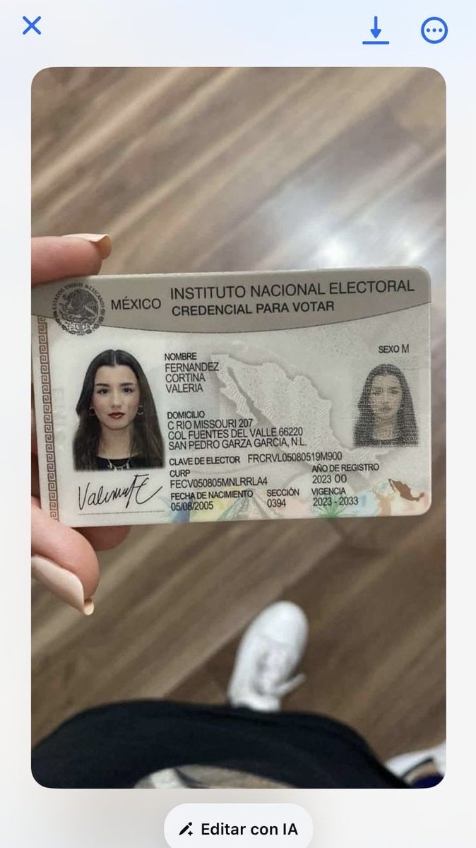 Estafavale74051's tweet photo. Cuidado con esta estafadora *VALERIA FERNANDEZ CORTINA* 

Está diciendo que vende boletos para Bad Bunny porque su hermana falleció y no podrá ir. En realidad es fake, ya ha estafado a mucha gente. Cuidado! ‼️

#BadBunny #MexicoGP #Monterrey #tec #boletos #teodiamosvaleria #TEC https://t.co/nDBiYs8CJ7