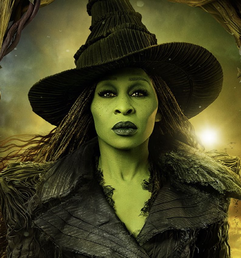 SeriesTWBZ's tweet photo. Jennifer Lawrence conversa com Cynthia Erivo, estrela de 'Wicked', sobre seu processo de maquiagem para Mística:

"Bem, pelo menos você fica verde, não importa o que aconteça. Em 'X-Men', às vezes eu ficava azul, às vezes loira. Eles diziam: 'Vamos tentar filmar algo diferente', e eu respondia: 'OK, me deem só 8 horas.'"