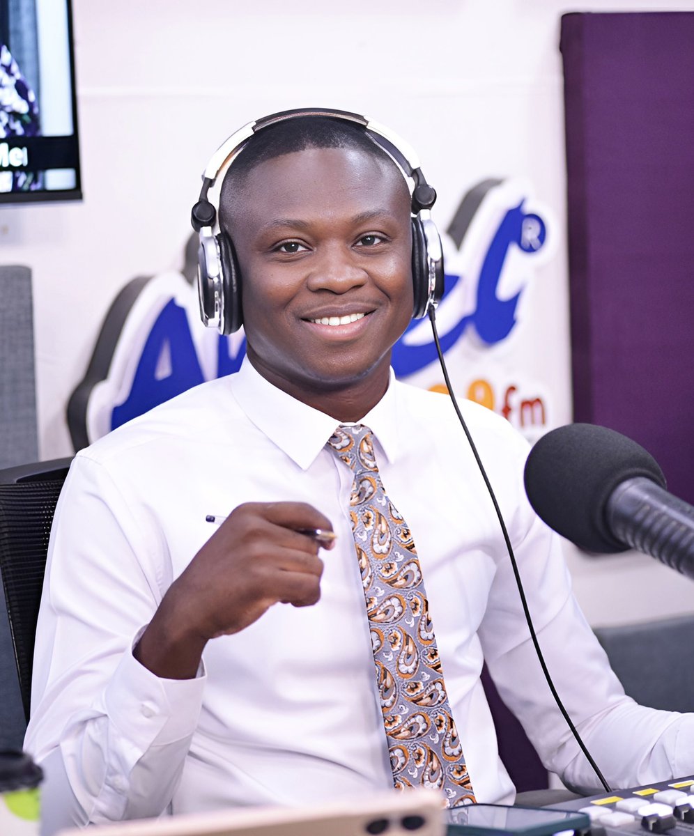 SaddickAdams's tweet image. Beyond comfort lies craft.

On the 2nd of January this year, while still enjoying my New Year holidays in the farms, I received a call from the CEO of Angel FM. The request was for me to sit in as morning show host as an interim measure. Even for me, that sounded implausible.…