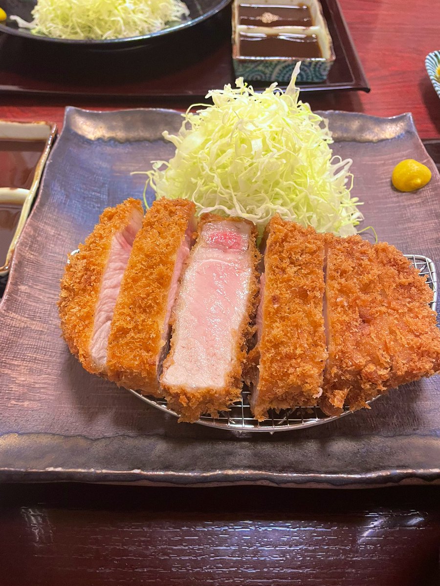 おはようございます☔️ 昨日は迎えに来てくれた後輩君と 豚カツ屋さん