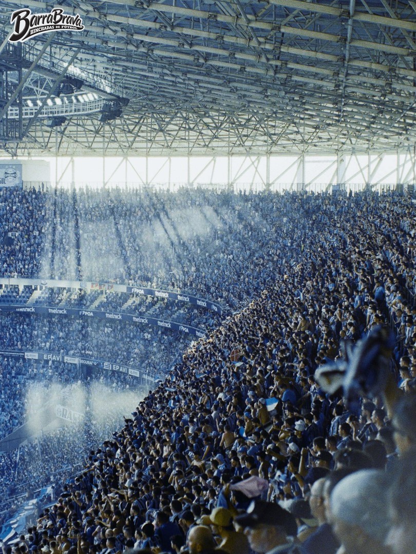 barrabrava_net's tweet image. La verticalidad de la Arena do Grêmio. ¡Una locura!