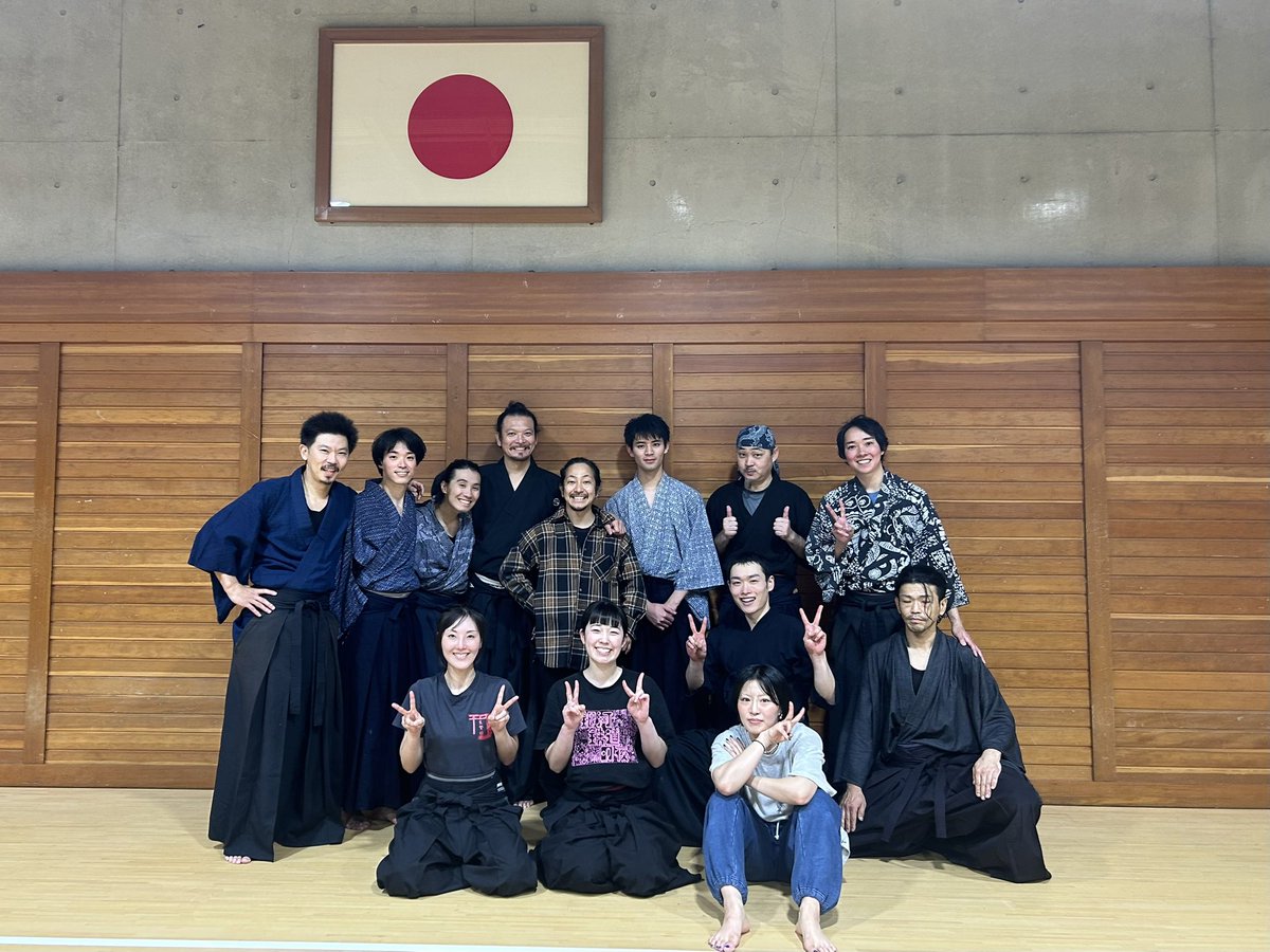 ⚔️JACABAL'S殺陣WS⚔️

18日の開催で本年度の稽古納めとなりました！
本年も沢山の方々に参加頂き心より感謝致します！
実りある稽古場となるようにこの先も一同精進致します！

新年の稽古初めは1/8 15時40分~18時40分となります🎵

来年は団体旗揚げより20周年❣️

ご期待ください✨

#JACABALS