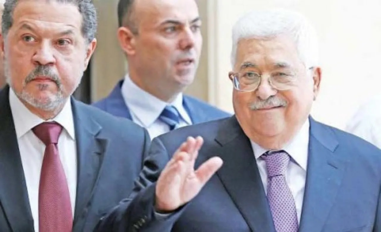 ياسر محمود عباس يقود حملة لبيع الاف العقارات لمنظمة التحرير في لبنان والأردن 