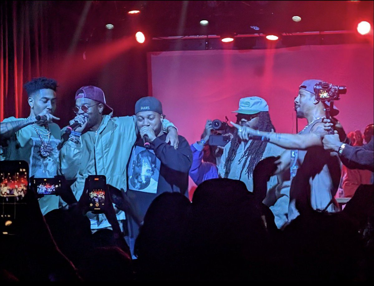 mibbsOE's tweet image. @itspacdiv @Callmelike @BeYounGPacDiv @SirMichaelRocks @Chuckisdope