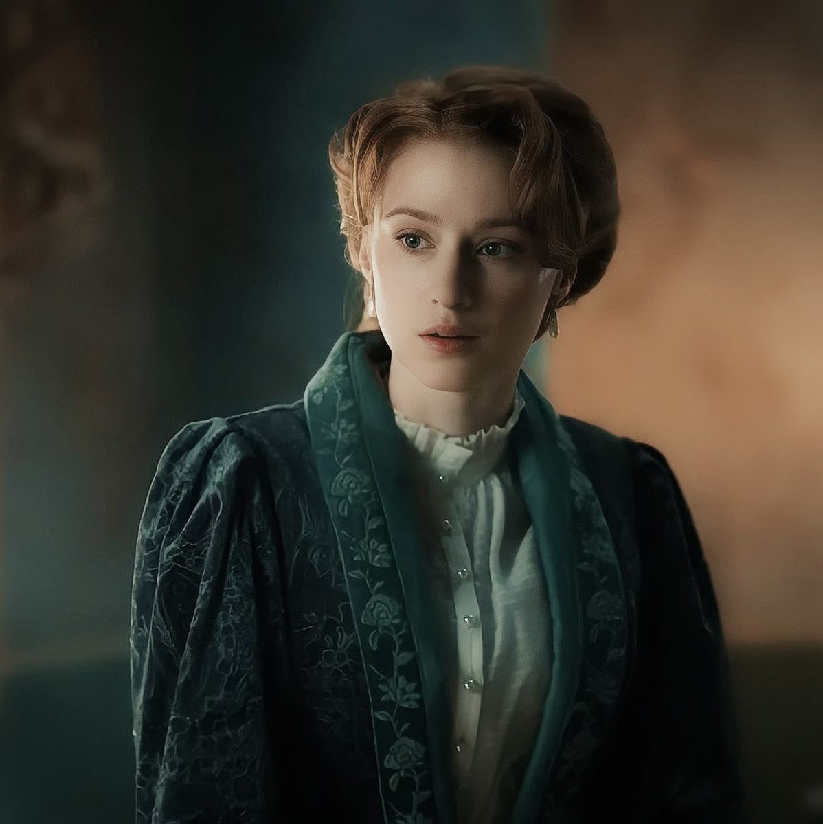 Vuelvo a colocar en el interior del joyero unos pendientes fueron un regalo de padre, sigo seleccionando las joyas que usaré durante la estancia de la familia Rockesby.
A partir de mañana todo mi futuro cambiará para siempre.
No habrá vuelta atrás.