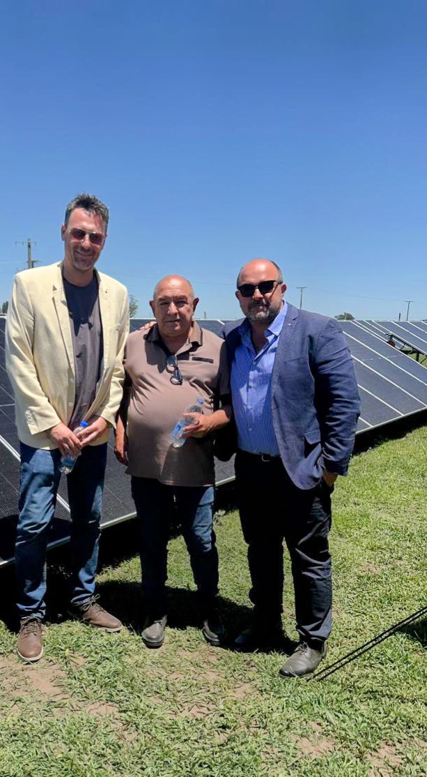 BergeseMartin's tweet photo. ☀️ Inauguración del parque solar de Coop Elect Baigorria, 305 kwp , 522 paneles, gracias al aporte de 12 productores agrop, municipio y coope, demostrando la importancia en Córdoba del asociativismo y la articulación público privada ♻️✅ Felicitaciones Coronel Baigorria! https://t.co/OkFUMEVLDx