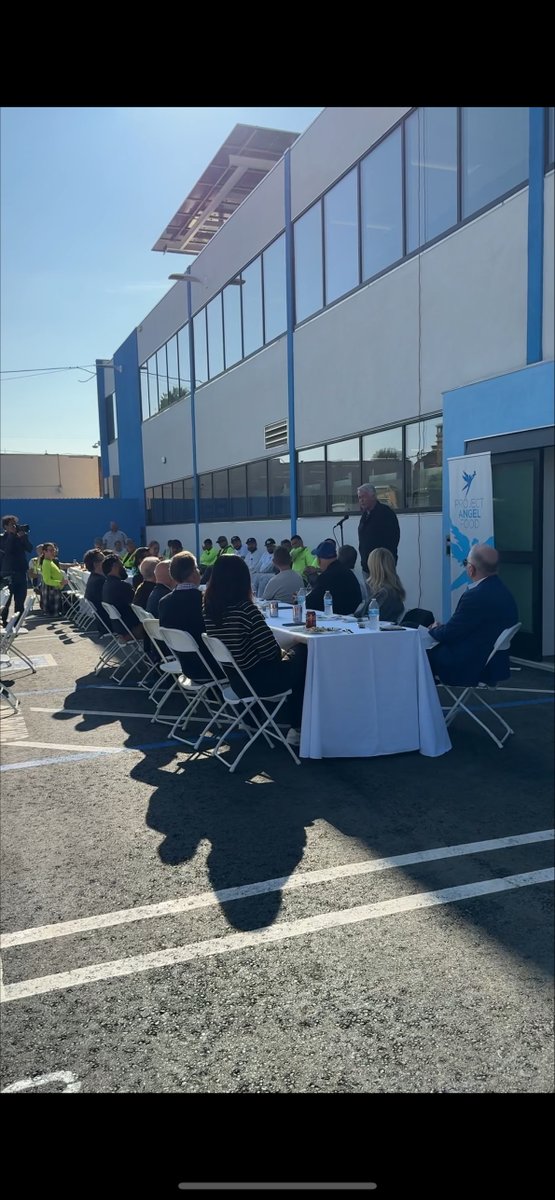 This week we celebrated the completion of the <a href="/ProjAngelFood/">ProjAngelFood</a> kitchen facilities. With this new operation, they will be able to serve even more meals to individuals across Los Angeles County. Learn more about their work here: ow.ly/SbGm50XMMZO
#ESA #LARelief #LAHousing