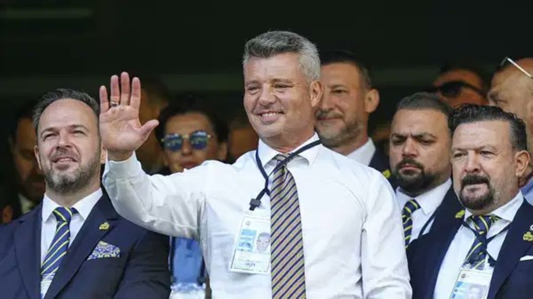 Ne ilk ne son. Bizim için ise değişen bir şey yok. 

Dar ağacında olsak bile son sözümüz FENERBAHÇE...

 #YanındayızSaadettinBaşkan