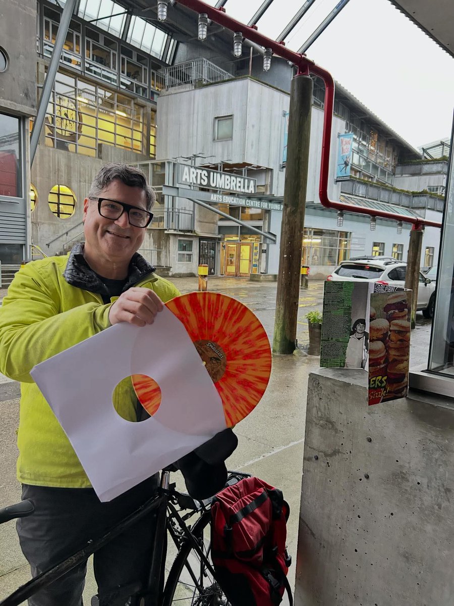 The Smugglers tweet media