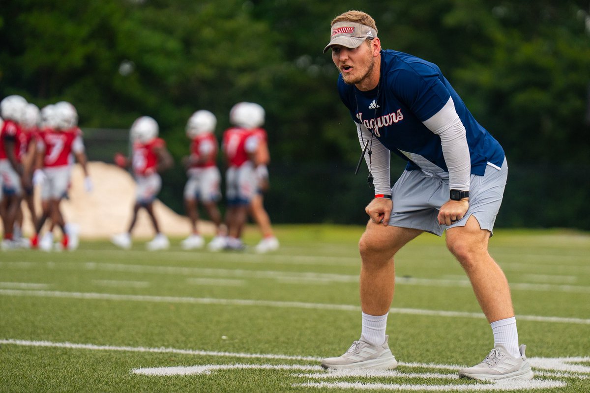 Coach Adam Mann tweet media