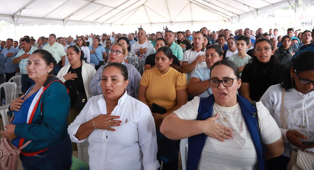 Hoy los alcaldes nacionalistas estamos unidos en respaldo a Papi a la Orden, firmes en la defensa de la democracia y de la voluntad del pueblo, y expresamos nuestro respaldo a Cossette López en su labor de defensa del proceso electoral.

Seguimos vigilantes del escrutinio