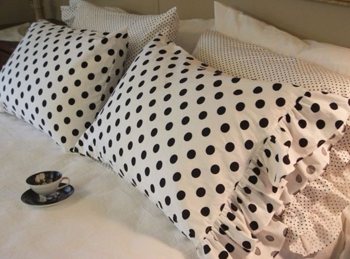 lunaslovesss's tweet photo. I believe every girl should own at least one polkadot item in their life 🐞 https://t.co/3LrHRBZ2yC
