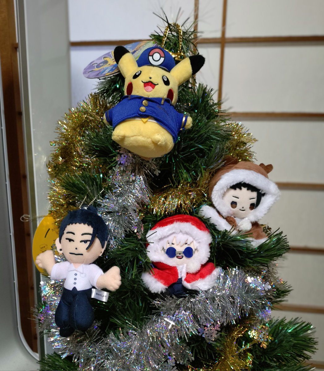 実家にもっちびサンタ五と もっちびトナカイ夏と すしすぐを連れて行っ