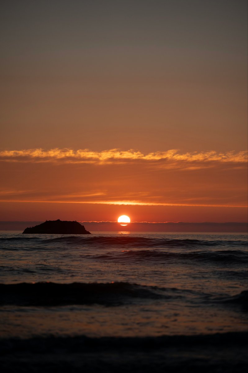 earthcurated's tweet image. Sunrise.                            Sunset.