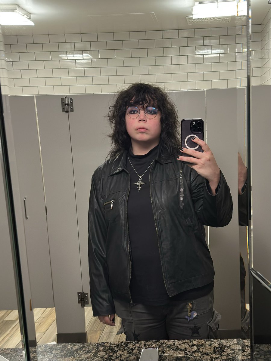 httpssharks's tweet image. HELP MEEE GET ME OUT OF HEEEREE