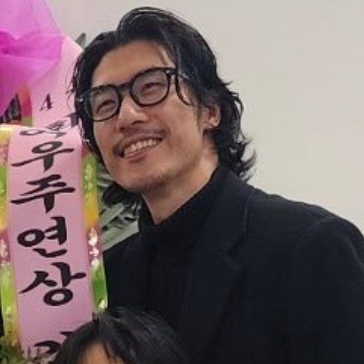 . • MERCENARY KIM tweet media