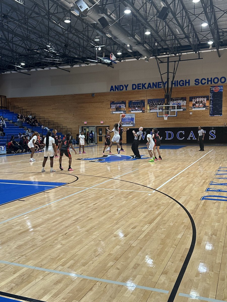 jgaines34's tweet image. Opening up the holiday break with another 14-6A @SpringISD matchup! 🎄🏀 @WestfieldGBB at Dekaney tonight — girls basketball action! @SpringISDAthl