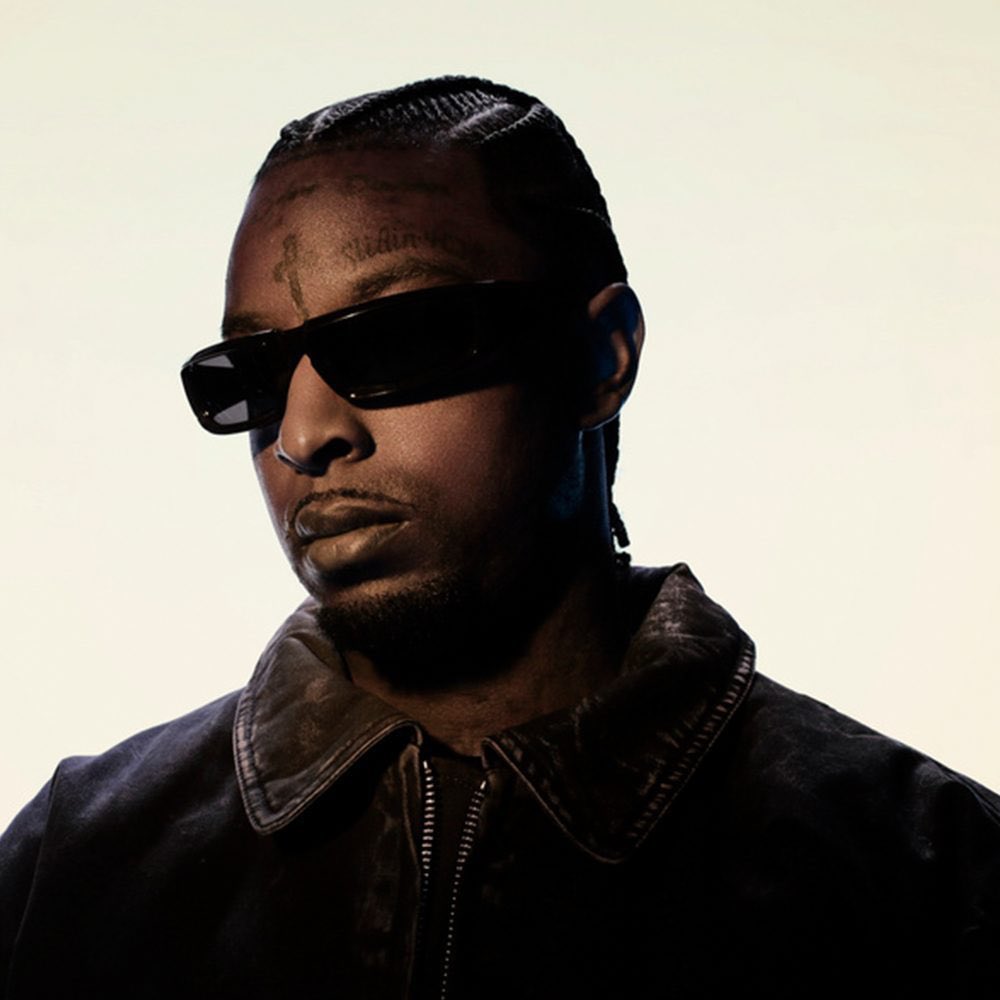 chartdata's tweet image. 21 Savage’s 'WHAT HAPPENED TO THE STREETS?' to debut at #2 on the Billboard 200 with updated 90K units first week (via @HITSDD).