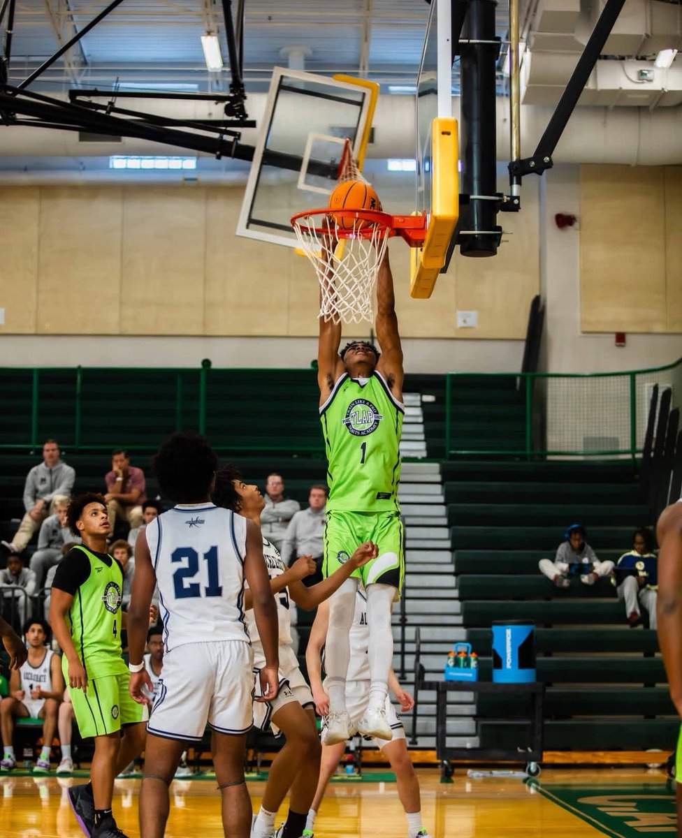 BIG SH🏀TS tweet media