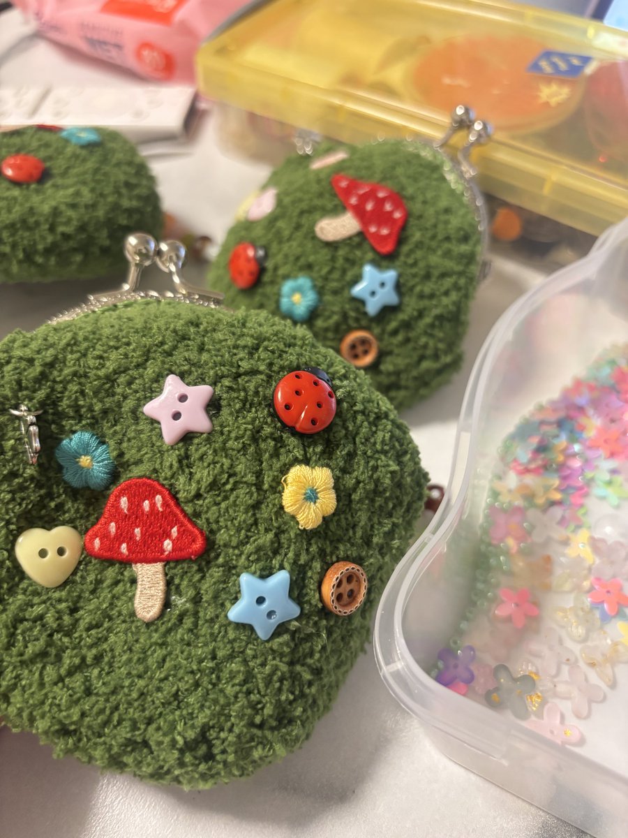 ตื่นมาเย็บประกอบตอนตี4 ทันพอดี ได้น้อลๆไปด้วยแย้ว มีจำกัดมากๆ ทุกคน รีบมาน้าเจอกันๆ 🫶 #IFEXPOWINTER2025 #IFEXPOWINTER25 

☆ booth C61-62
☆ 20 - 21 DEC 2025 (SAT&amp;SUN)
☆ paragon hall (7fl.)
(2วัน)✨