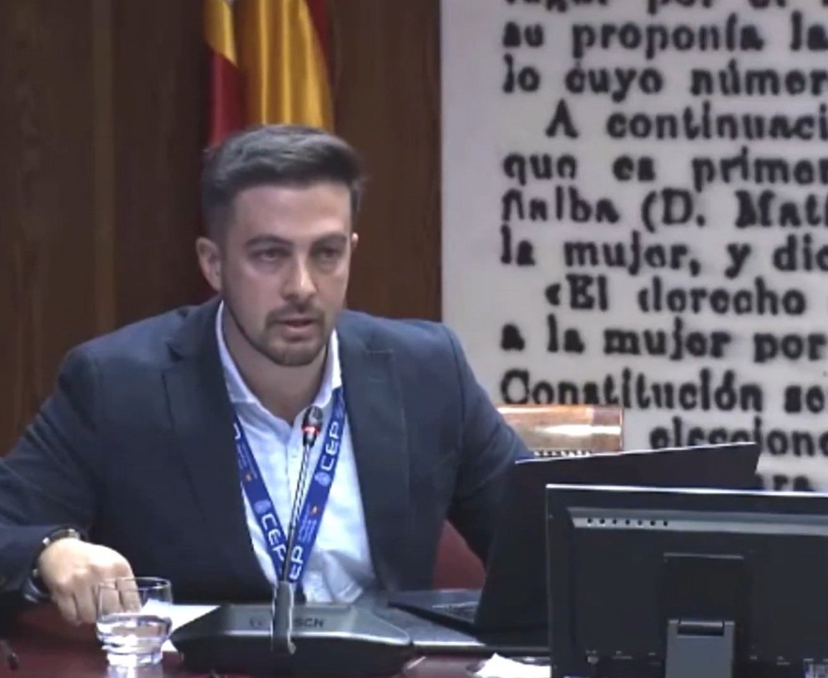 epesimo's tweet photo. Lo denuncian los propios policías, soldados, bomberos franceses...
En la DANA el delincuente Sánchez NO DEJÓ SALIR d los CUARTELES, al Ejército, @Policia, GuardiaCivil, helicópteros, maquinaria pesada... ayuda internacional.
#LaNoche24h #22DiciembrESP #ElProgramaDeAR22D https://t.co/xJQZgZRox7