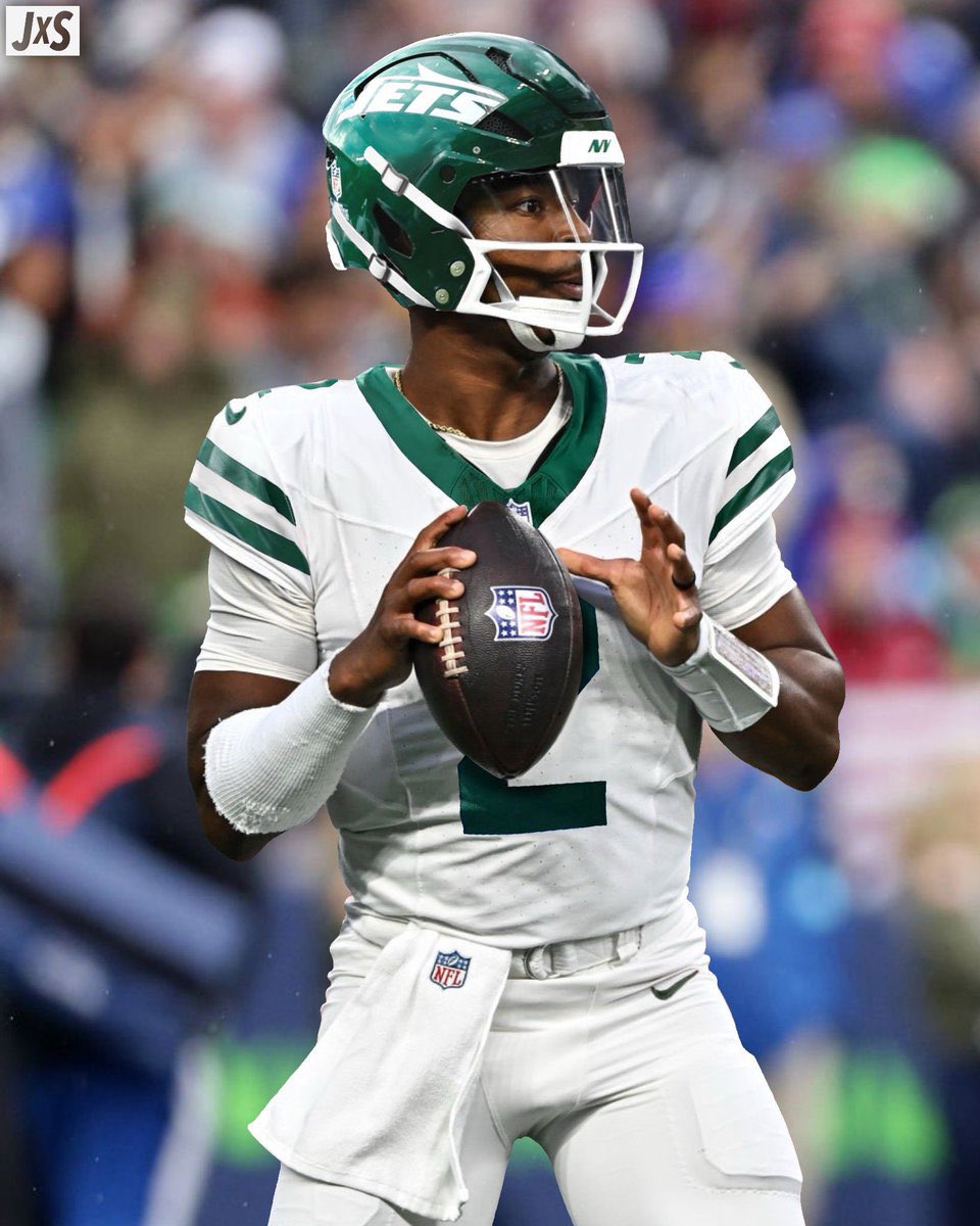 PardonMyMeme's tweet photo. There might just be one qb in the 2026 draft

Give me one full season of Jameis https://t.co/oz2daeYJCK